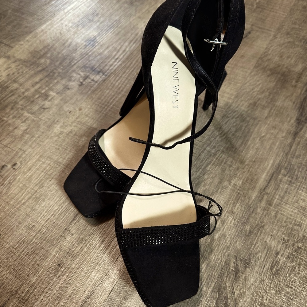Nine West beautiful black heels new women size 10 - Picture 1 of 3